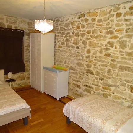 Stone Villa With Pool For 12 Guests