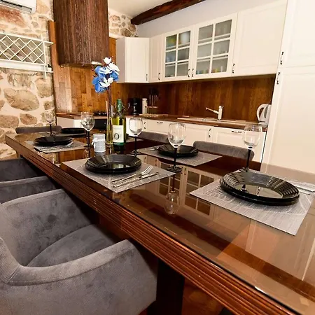 Stone Villa With Pool For 12 Guests Villa *