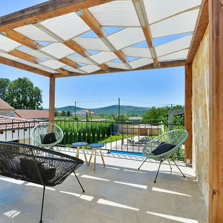 Villa Stone Villa With Pool For 12 Guests