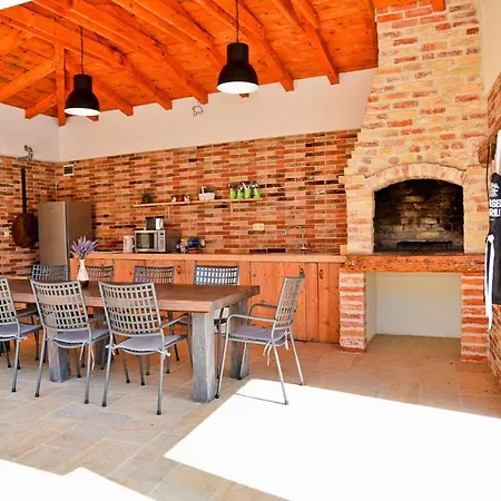 Stone Villa With Pool For 12 Guests